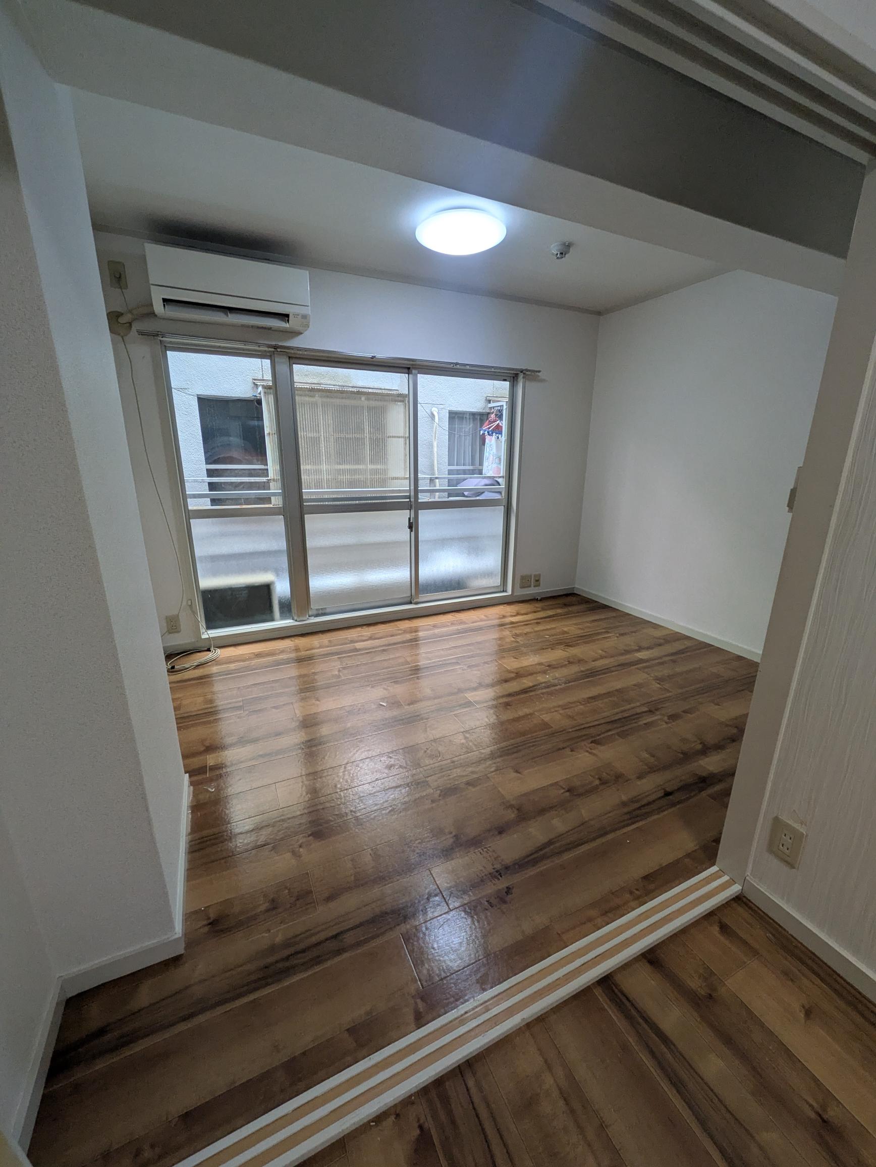 1DK Bentencho unfurnished 60000yen/month